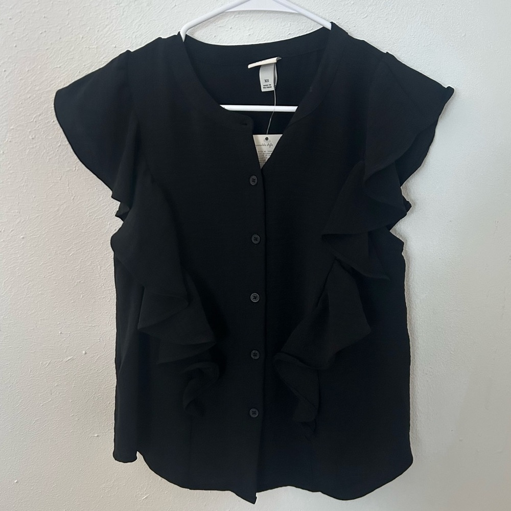 NWT XS A New Day Black Short Sleeve Button Up Ruffle Blouse‎